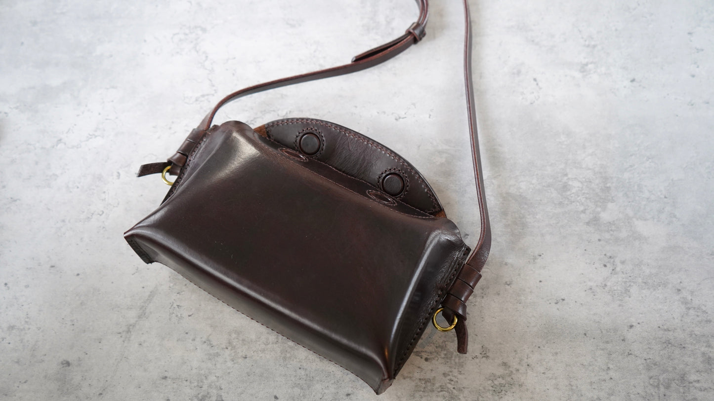 Claspel クラスペル イタリア牛革 磁石式 /静音ロック ミニショルダー バッグ 小さめ おしゃれ お出かけ用 ユニセックス 『エシェリア/Eshellia Bovine』