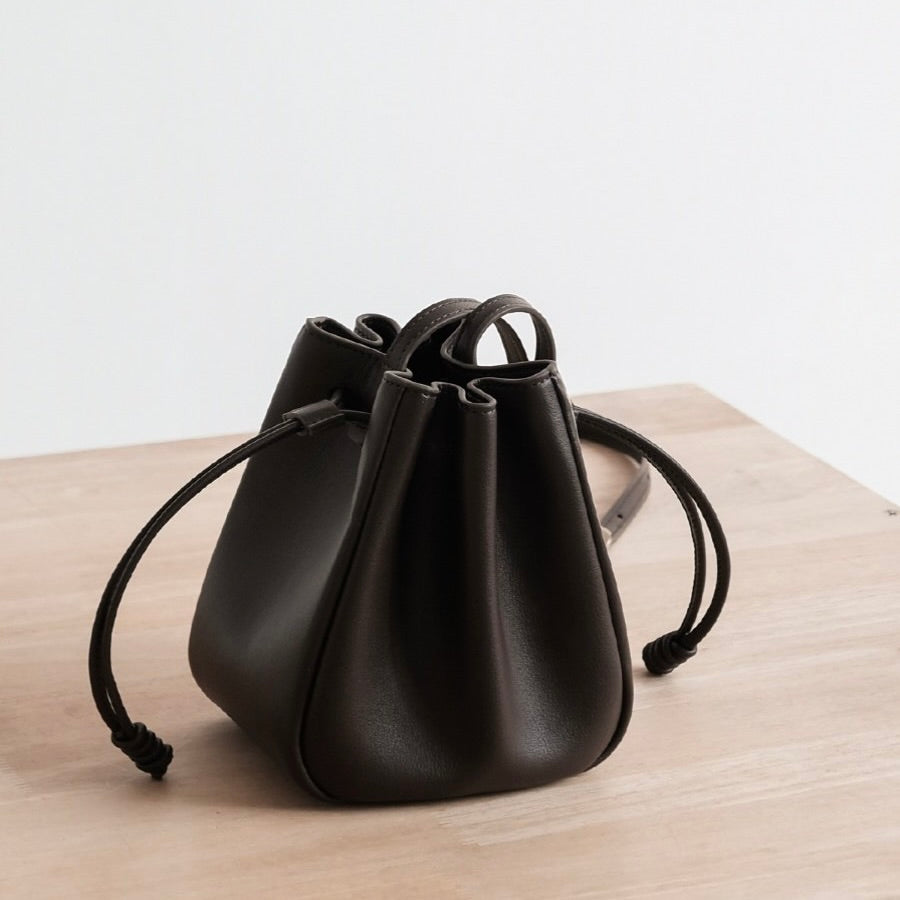 【受注生産】レザープリーツ巾着ショルダーバッグ      ダークブラウン