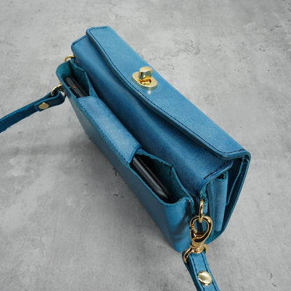 コンパクトにおでかけ！『1秒ショルダー®︎wallet』　秒でサクッと、片手だけでお支払い！スマホも入る！小さく速いお財布ショルダー