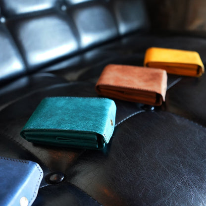 片手で瞬時に開き、カードが立つ！カードウォレット『スナップホルダー』