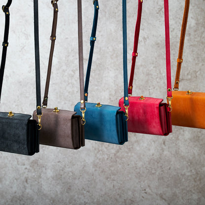 コンパクトにおでかけ！『1秒ショルダー®︎wallet』　秒でサクッと、片手だけでお支払い！スマホも入る！小さく速いお財布ショルダー