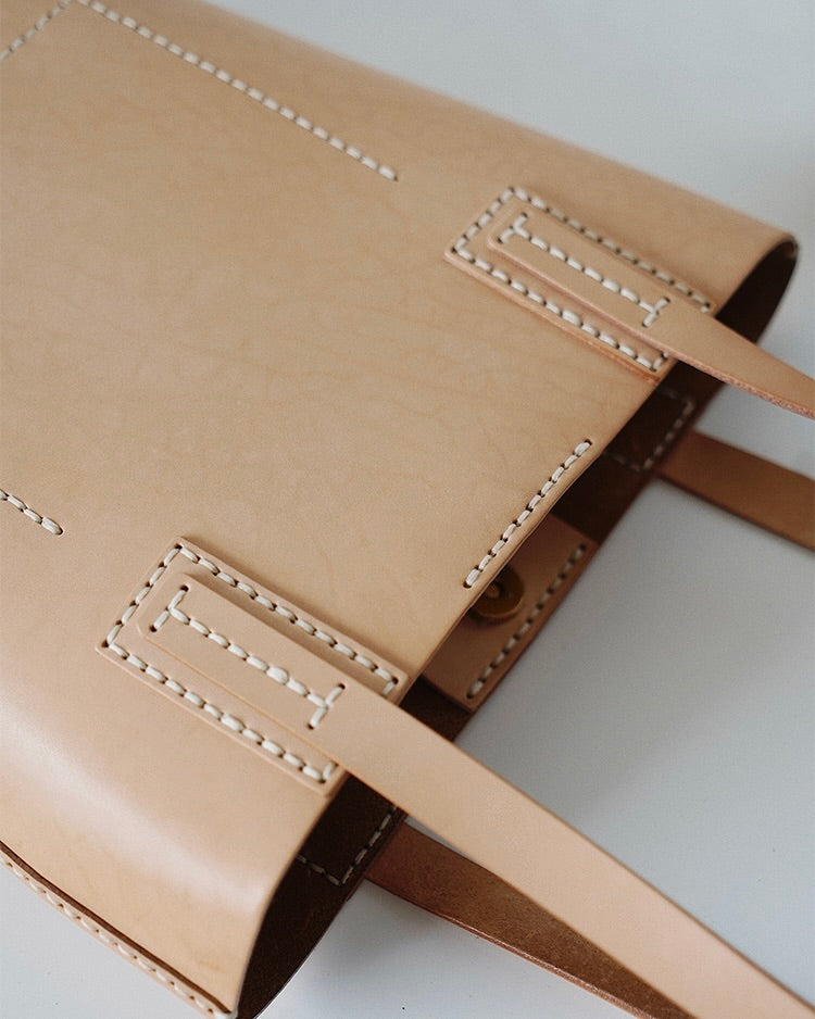 【ヌメ革】シンプル縦型レザートートバッグ｜A4対応・肩掛け・通勤/通学・大容量・日本製