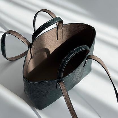 『受注生産』牛革ミニマルトートバッグ ― 通勤・日常にちょうどいいサイズ感 ―