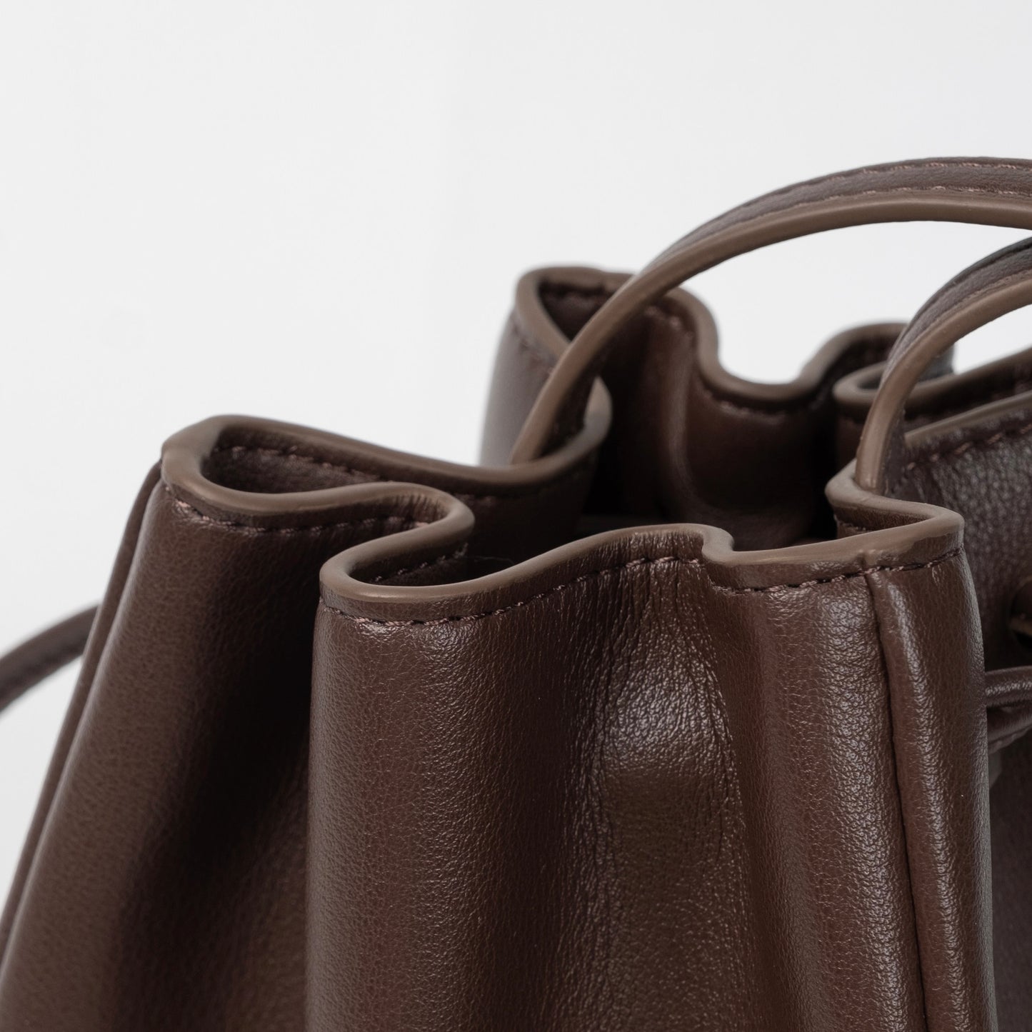 【受注生産】レザープリーツ巾着ショルダーバッグ      ダークブラウン