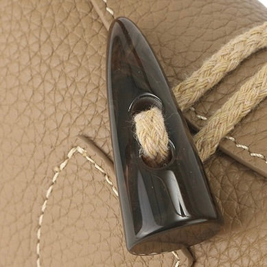 【受注生産】2WAY 牛革ホーンバックルバッグ — 手提げ＆斜め掛けのミニマルエディット