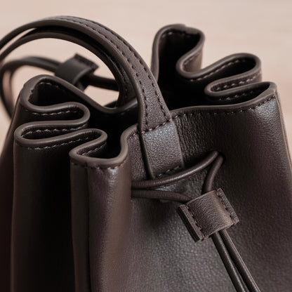 【受注生産】レザープリーツ巾着ショルダーバッグ      ダークブラウン