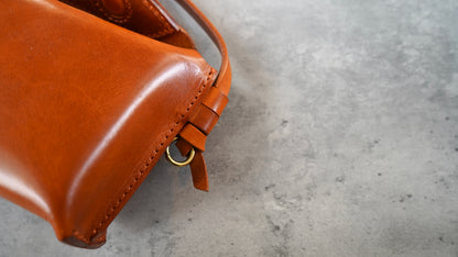 Claspel クラスペル イタリア牛革　磁石式 /静音ロック　ミニショルダー バッグ 小さめ　おしゃれ お出かけ用 ユニセックス 『エシェリア/Eshellia Bovine』