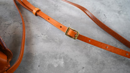 Claspel クラスペル イタリア牛革　磁石式 /静音ロック　ミニショルダー バッグ 小さめ　おしゃれ お出かけ用 ユニセックス 『エシェリア/Eshellia Bovine』