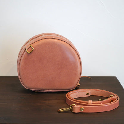 『手縫い 』Oreade オレアド  イタリアンレザー 円形ショルダーバッグ - スマホ収納・洗練されたデザイン『エシェリア/Eshellia Bovine』