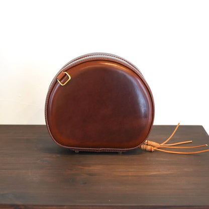 『手縫い 』Oreade オレアド  イタリアンレザー 円形ショルダーバッグ - スマホ収納・洗練されたデザイン『エシェリア/Eshellia Bovine』
