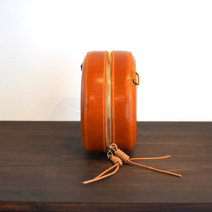 『手縫い 』Oreade オレアド  イタリアンレザー 円形ショルダーバッグ - スマホ収納・洗練されたデザイン『エシェリア/Eshellia Bovine』