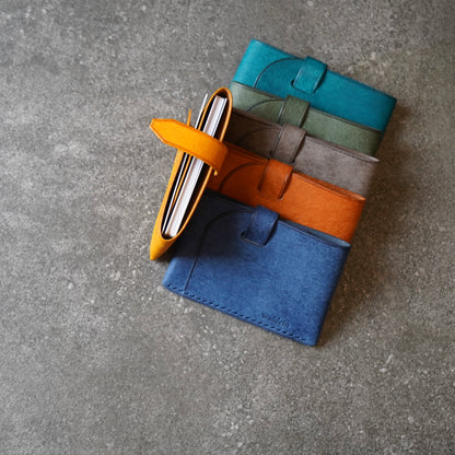 Cavro 2 名刺入れ｜薄型・軽量20g  マルゴーレザー 本革カードケース／メンズ・レディース おしゃれ シンプル ギフトにも最適