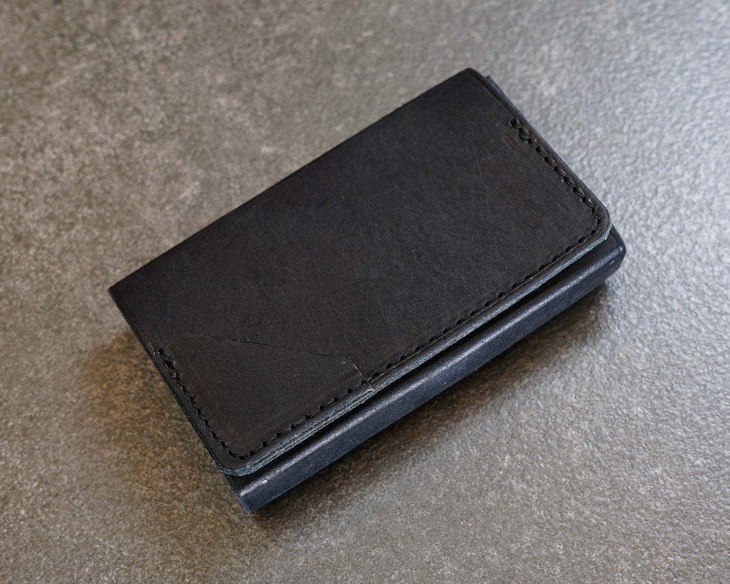 名刺入れ　本革　名刺交換　仕切り