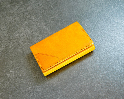 名刺入れ　本革　名刺交換　仕切り