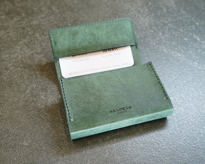 名刺入れ　本革　名刺交換　仕切り