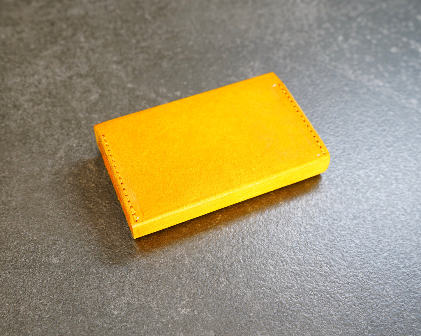 名刺入れ　本革　名刺交換　仕切り