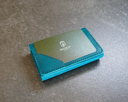 名刺入れ　本革　名刺交換　仕切り