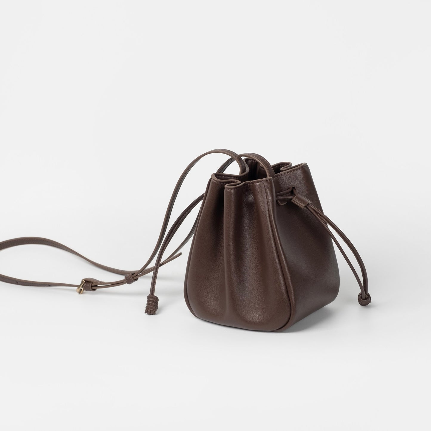 【受注生産】レザープリーツ巾着ショルダーバッグ      ダークブラウン