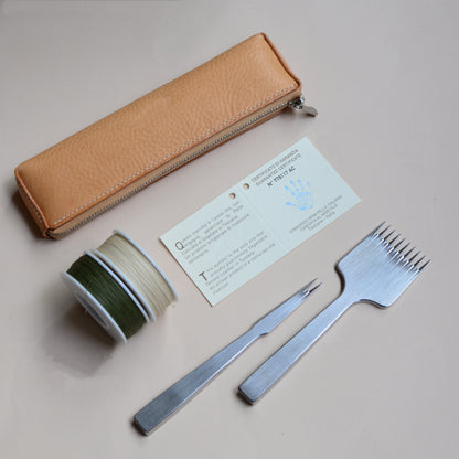 『手縫い 』軽量ペンケース 45g /YKKエクセラ使用 コンパクト 本革 文具ケース