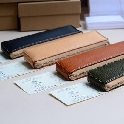 『手縫い 』軽量ペンケース 45g /YKKエクセラ使用 コンパクト 本革 文具ケース