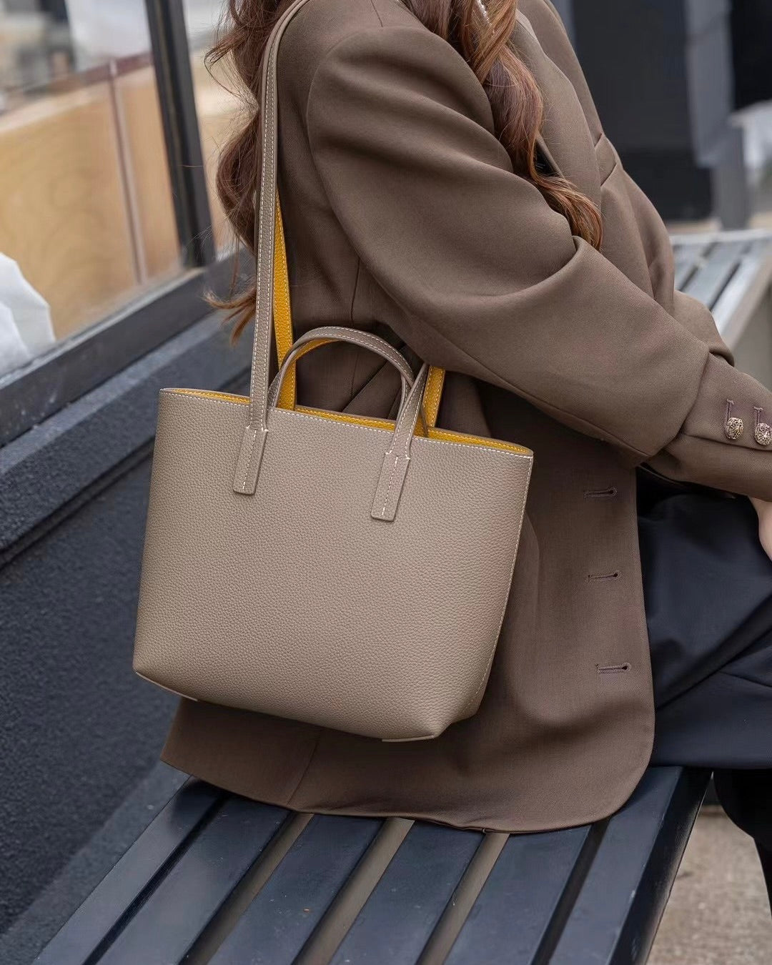 『受注生産』牛革ミニマルトートバッグ ― 通勤・日常にちょうどいいサイズ感 ―