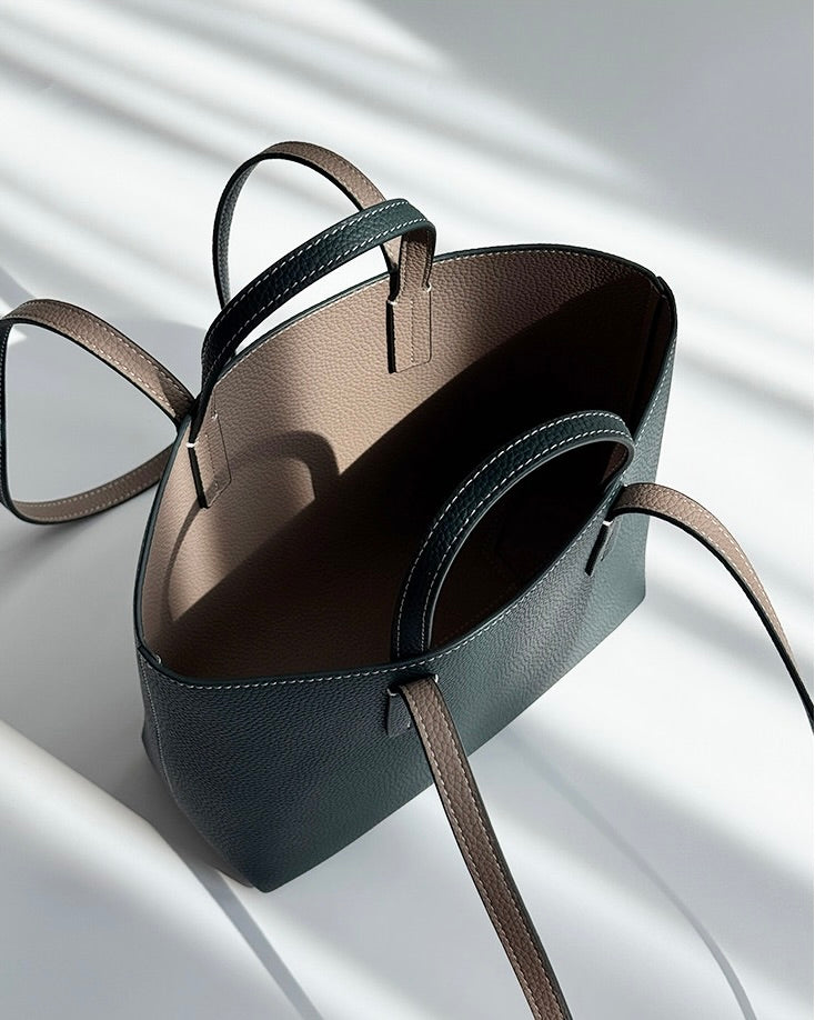 『受注生産』牛革ミニマルトートバッグ ― 通勤・日常にちょうどいいサイズ感 ―